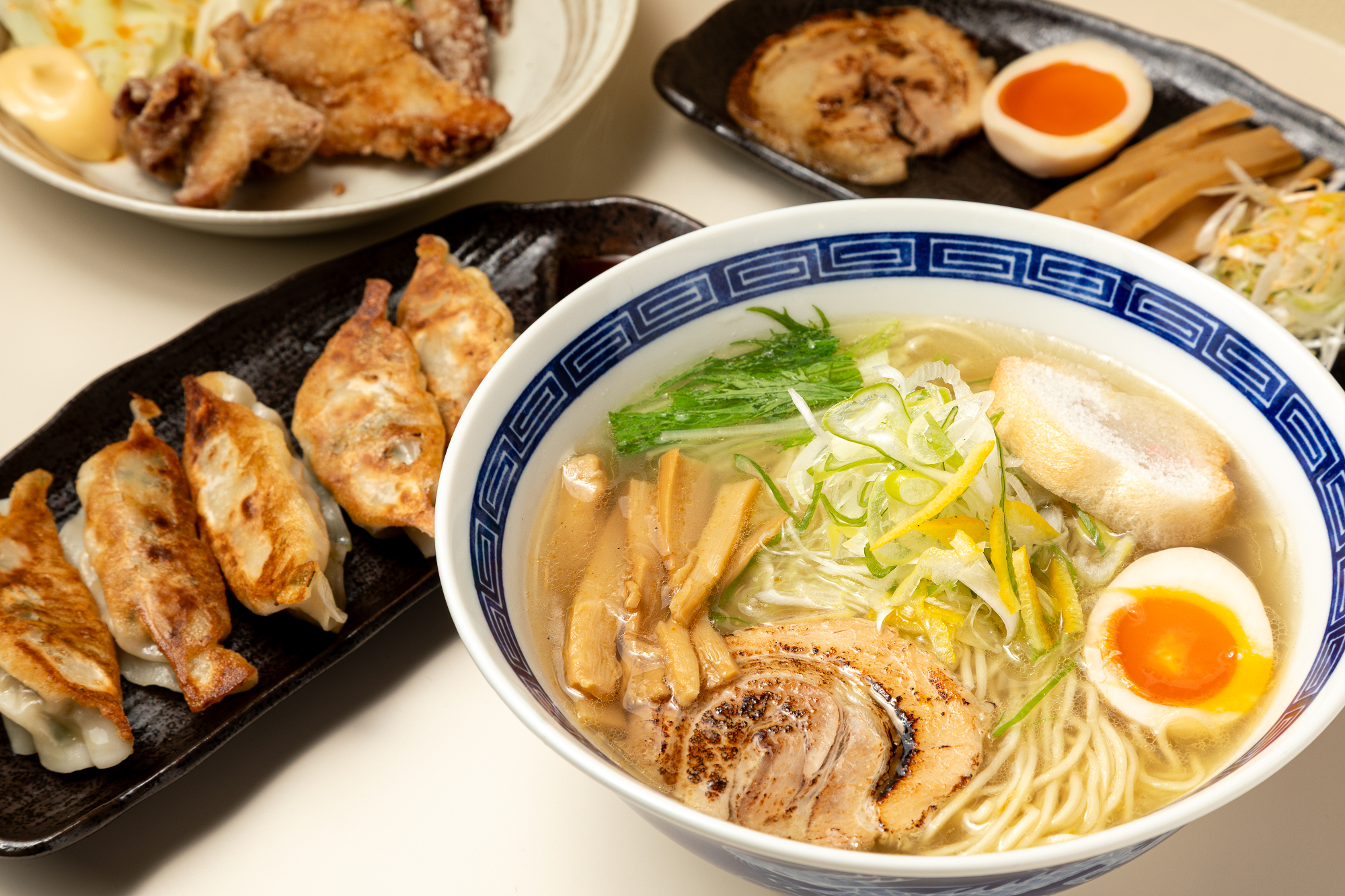 金にく麺太郎｜千歳市のラーメン居酒屋 ― 深夜も営業／〆の鶏ガラ塩